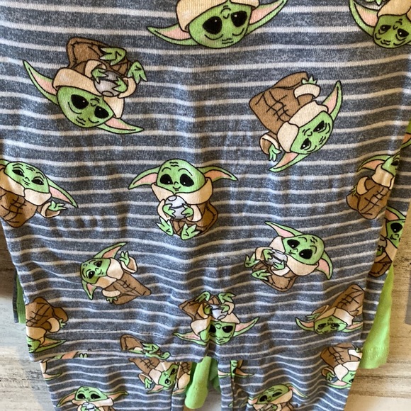 Toddler  Star Wars The Mandalorian 4-Piece Pajama Set Size 5T NEW - Picture 6 of 7